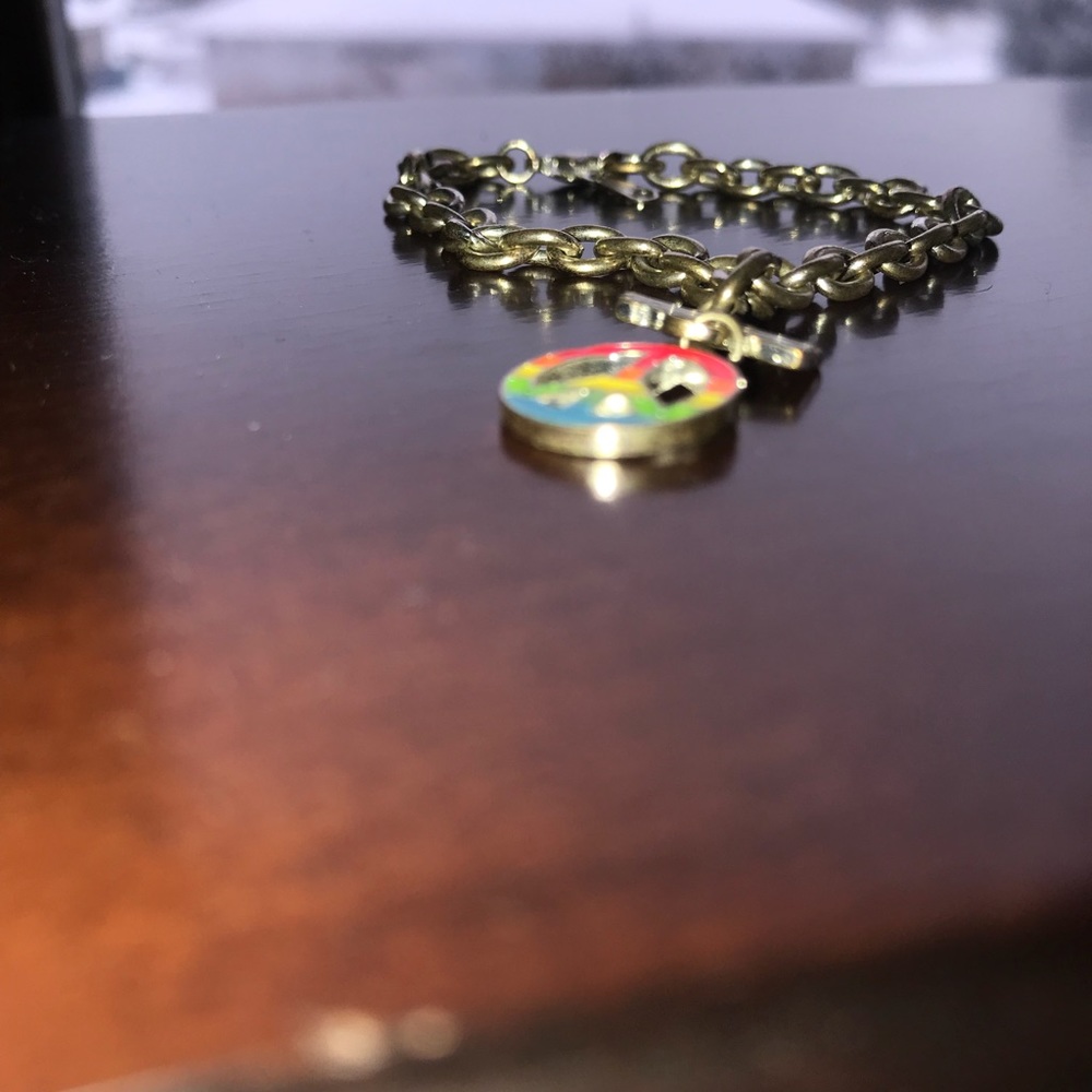 Peace Sign Bracelet - Picture 2 of 4